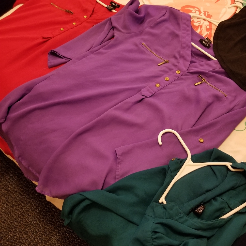Blouses - Picture 2 of 4